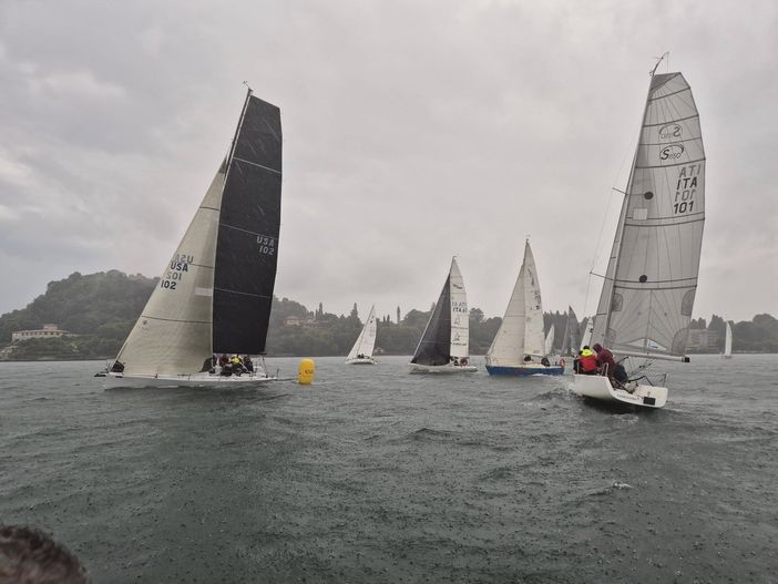 Un'immagine della regata di Ispra