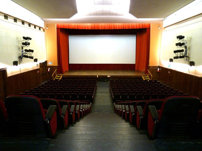 Il Teatro Castellani di Azzate ospiterà sabato sera Il Barbiere di Siviglia