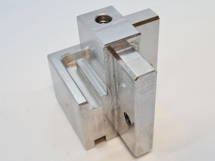 Che cos'è la fresatura dei metalli e come si utilizza nei diversi settori merceologici ed industriali Che cos'è la fresatura dei metalli e come si utilizza nei diversi settori merceologici ed industriali