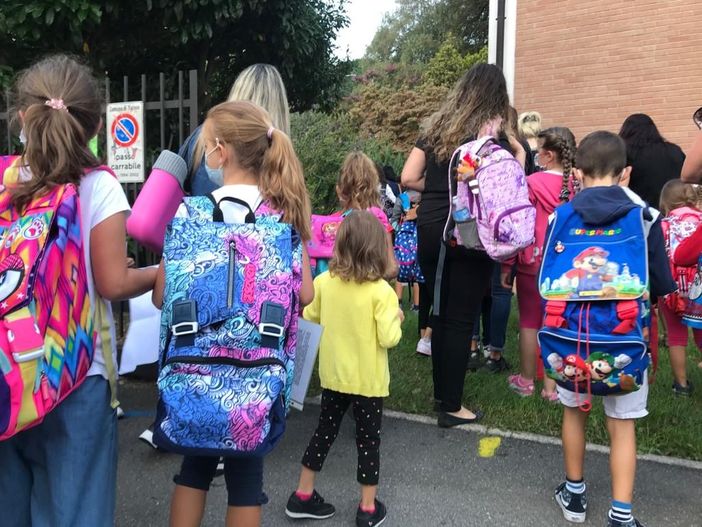Oggi la prima campanella nelle scuole varesine: «Parte un viaggio che merita di essere fatto»