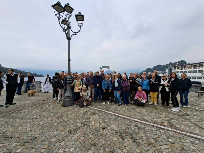 Una delle precedente uscite di "Due passi in compagnia" a Laveno