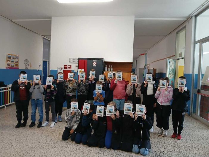 La strada è una cosa seria: così i ragazzini a Solbiate diventano campioni di sicurezza. A partire da bici e monopattino