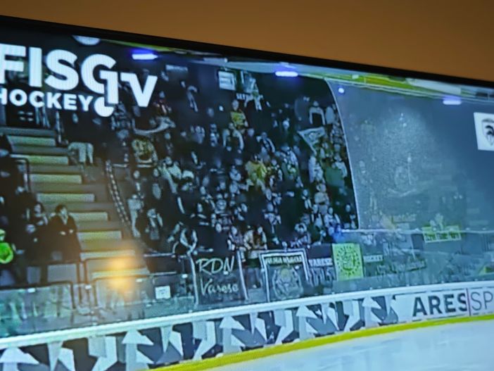 Il popolo giallonero ad Aosta