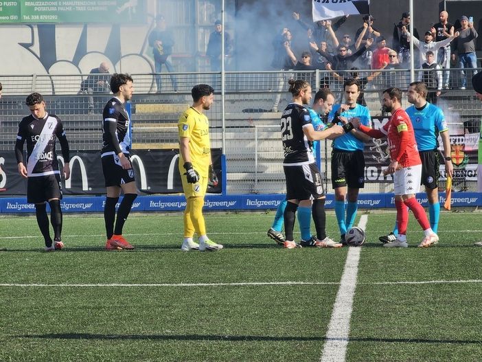 I tifosi del Varese presenti ad Albenga I tifosi del Varese presenti ad Albenga