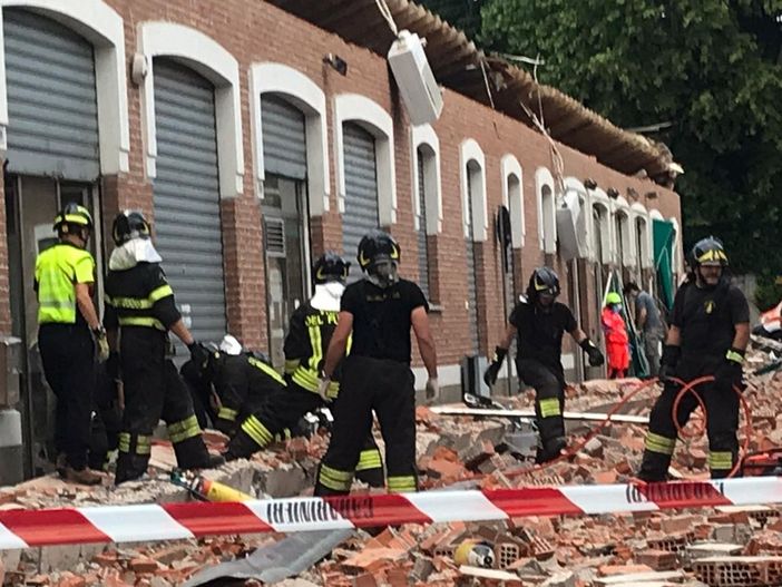 Albizzate, proclamato per venerdì il lutto cittadino per le vittime del crollo del 24 giugno Albizzate, proclamato per venerdì il lutto cittadino per le vittime del crollo del 24 giugno