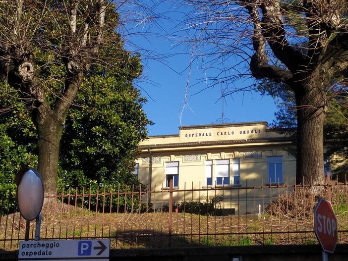 Ospedale di Angera. I gruppi di minoranza rispondono ai sindaci del Piano di Zona: «Uniamo le forze» Ospedale di Angera. I gruppi di minoranza rispondono ai sindaci del Piano di Zona: «Uniamo le forze»