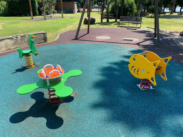 Angera, tra oggi e domani riaprono tutti i parchi gioco