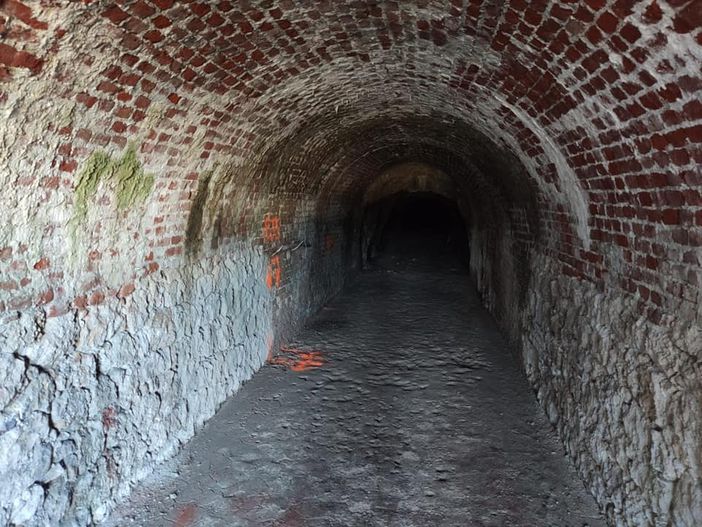Il tunnel della ex Magnesia ritrovato durante i lavori di scavo Il tunnel della ex Magnesia ritrovato durante i lavori di scavo
