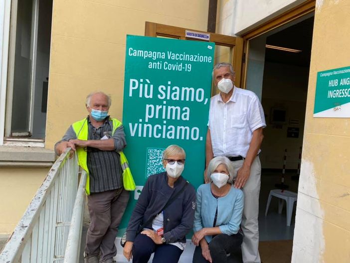 Foto dalla pagina Facebook del sindaco di Angera