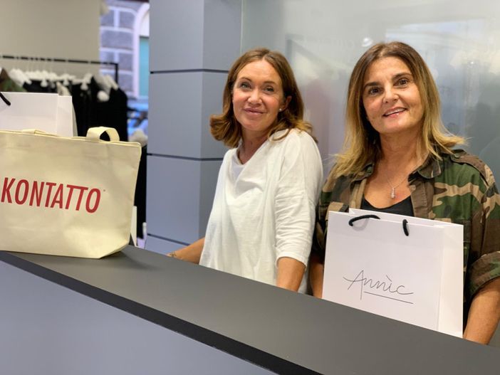 L'apertura in via del Cairo 1 porta con sé un'altra novità: sarà infatti presentata la nuovissima linea “Curvy Chic” del brand Souvenir