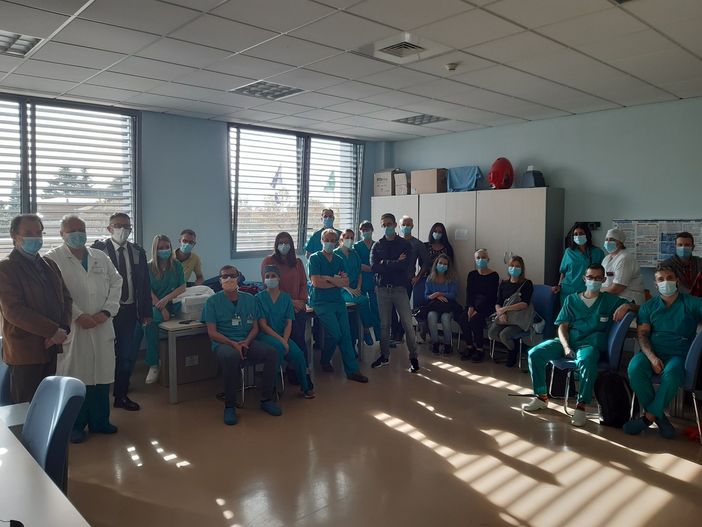 L'equipe di intensivisti, infermieri e specializzandi di Varese in partenza per l'ospedale in Fiera a Milano L'equipe di intensivisti, infermieri e specializzandi di Varese in partenza per l'ospedale in Fiera a Milano