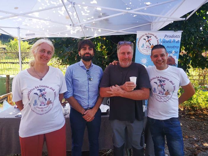 L'inaugurazione del nuovo caseificio di Besano "La fonte del latte" (foto da Facebook) L'inaugurazione del nuovo caseificio di Besano "La fonte del latte" (foto da Facebook)