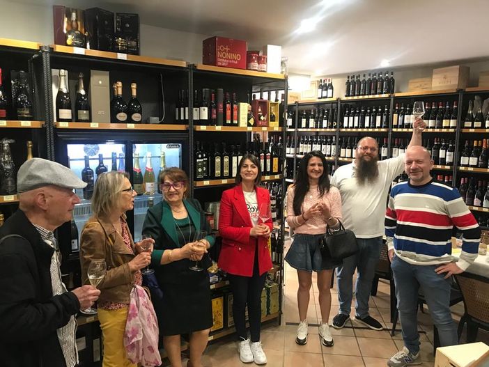 Da Besozzo a Lavena a Ponte Tresa, l'Enoteca Bottazzi raddoppia: «Con la passione di sempre»