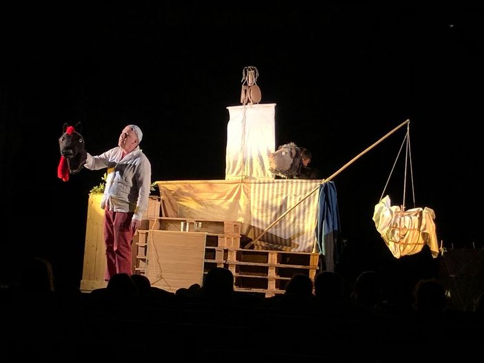 "Di là dal mare", tornano le fiabe al teatro Duse di Besozzo