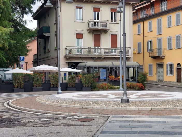 Besozzo si prepara alla notte bianca di sabato. Il sindaco: «Sosteniamo il tessuto commerciale del paese fatto da negozi di vicinato»