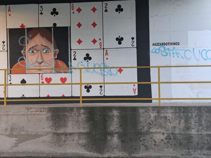 Il murales di Cavaria con Premezzo vandalizzato da ignoti