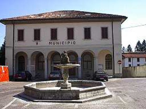 Il Comune di Gavirate aderisce all'associazione "Aspo Valle delle Sorgenti" per la gestione e la valorizzazione dei boschi Il Comune di Gavirate aderisce all'associazione "Aspo Valle delle Sorgenti" per la gestione e la valorizzazione dei boschi