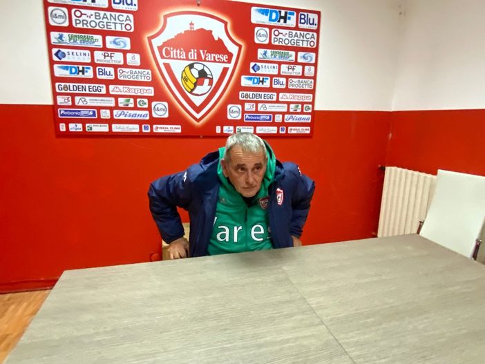 Corrado Cotta dopo l'1-3 del Franco Ossola con il Chisola Corrado Cotta dopo l'1-3 del Franco Ossola con il Chisola