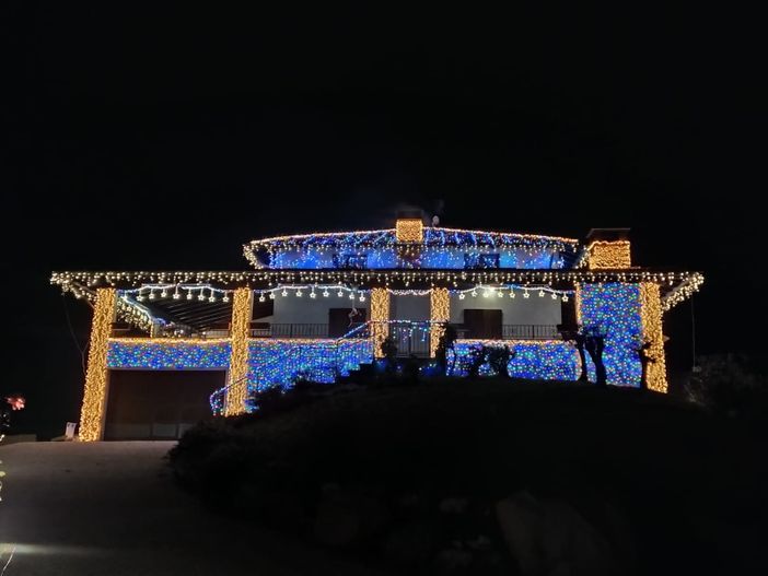 FOTO. La magia delle lucine di Cunardo di casa Santandrea è quasi pronta: «Vogliamo regalare un sorriso» FOTO. La magia delle lucine di Cunardo di casa Santandrea è quasi pronta: «Vogliamo regalare un sorriso»