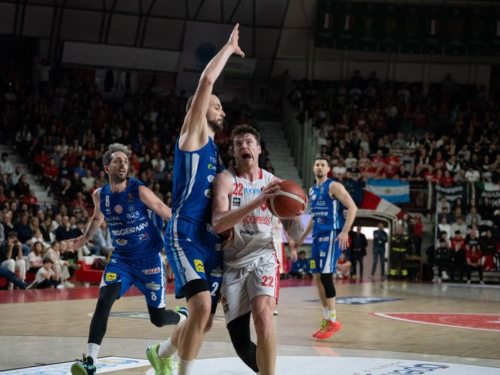 Sean McDermott in entrata contro Bilan (foto Fabio Averna) Sean McDermott in entrata contro Bilan (foto Fabio Averna)