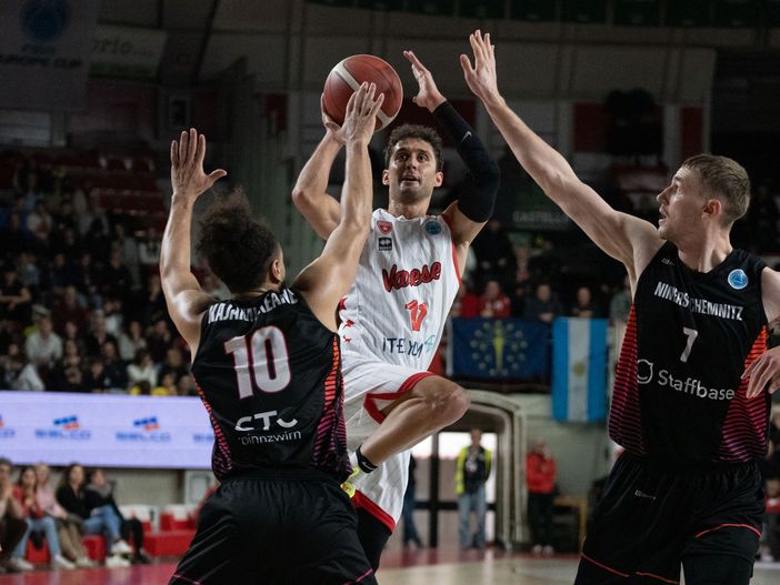 L'ULTIMA CONTESA - Appuntamento a... giovedì, con lo "Speciale Coppa" L'ULTIMA CONTESA - Appuntamento a... giovedì, con lo "Speciale Coppa"