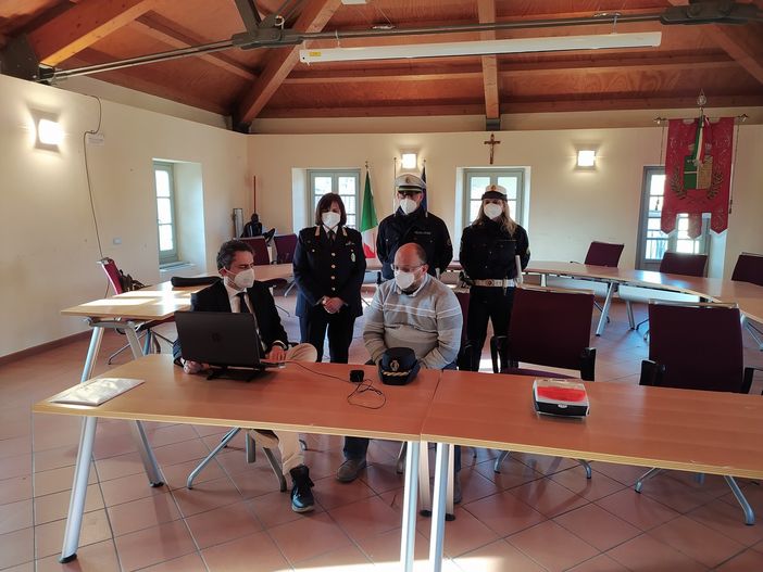 Donna salvata dal defibrillatore portato dai vigili di Vedano Donna salvata dal defibrillatore portato dai vigili di Vedano