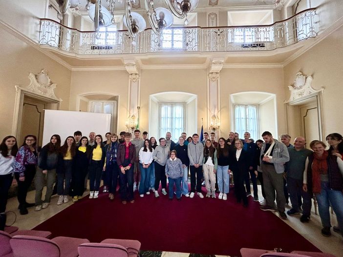 Giornata mondiale delle api, a Varese si celebra nel segno dell'inclusività Giornata mondiale delle api, a Varese si celebra nel segno dell'inclusività