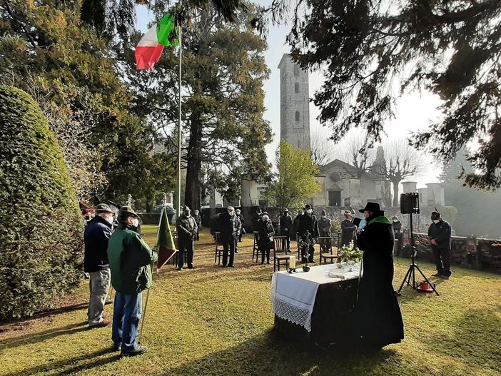 La cerimonia di questa mattina a Gemonio in una foto dalla pagina Facebook del locale Gruppo Alpini La cerimonia di questa mattina a Gemonio in una foto dalla pagina Facebook del locale Gruppo Alpini