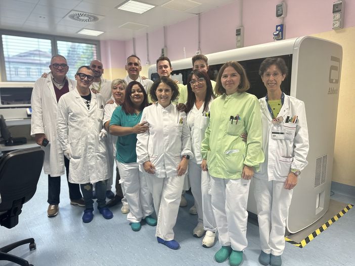 Innovazione e persone: i tecnici di laboratorio al centro di un corso per fare il punto sui cambiamenti della Microbiologia varesina