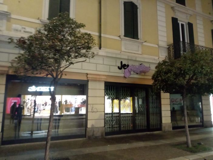 Varese, chiude Jennifer in via Morosini. Chi prenderà il suo posto?