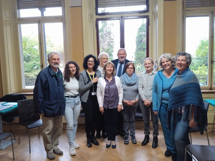 A Luino ha aperto l'Alzheimer Cafè, il "bar" d'incontro per i famigliari dei malati