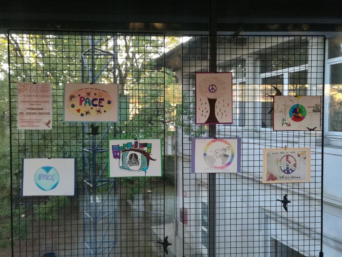 Il Tavolo per la Pace dell'Alto Verbano premia il vincitore del concorso "Crea il logo" Il Tavolo per la Pace dell'Alto Verbano premia il vincitore del concorso "Crea il logo"