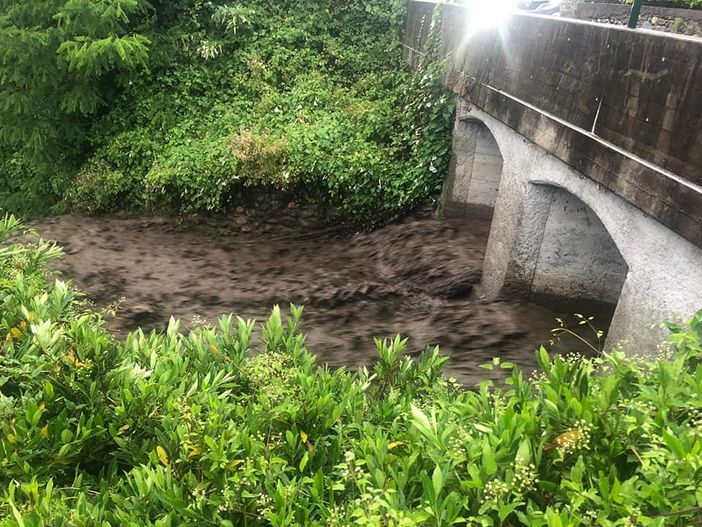 Proseguono a Luvinate i lavori per la messa in sicurezza del Tinella Proseguono a Luvinate i lavori per la messa in sicurezza del Tinella