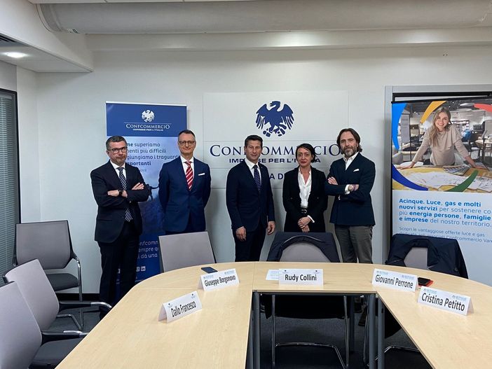 Risparmio e sostenibilità ambientale: accordo tra Acinque e Confcommercio provincia di Varese