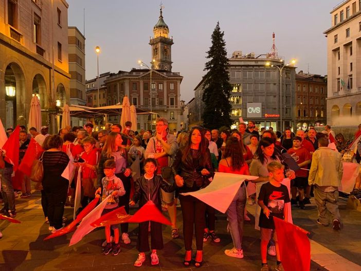 FOTO E VIDEO. Tifosi biancorossi, ecco la vostra Pallacanestro Varese