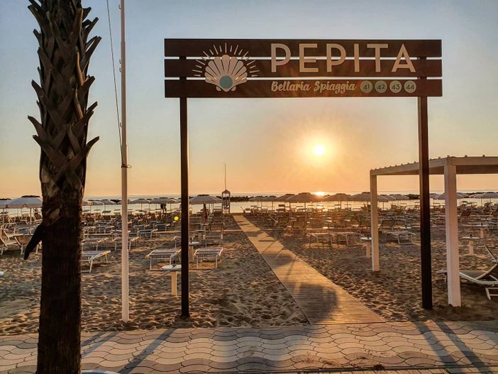 VOGLIA DI MARE. Il Colonnello Rossi ci porta in spiaggia a Bellaria: «Varese, ti aspettiamo» (video) VOGLIA DI MARE. Il Colonnello Rossi ci porta in spiaggia a Bellaria: «Varese, ti aspettiamo» (video)