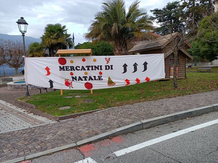 I mercatini sul lungolago accendono il Natale di Porto Valtravaglia I mercatini sul lungolago accendono il Natale di Porto Valtravaglia