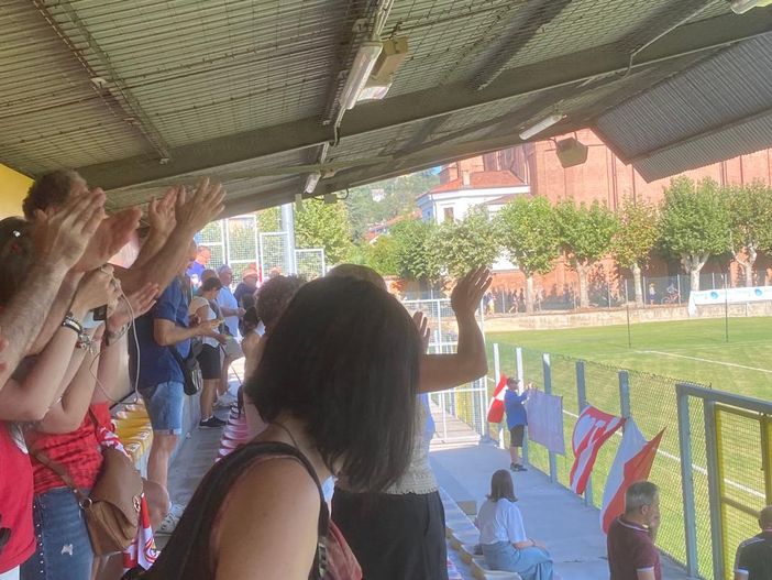 Il pubblico del Varese presente a Bra alla fine ha applaudito la squadra Il pubblico del Varese presente a Bra alla fine ha applaudito la squadra