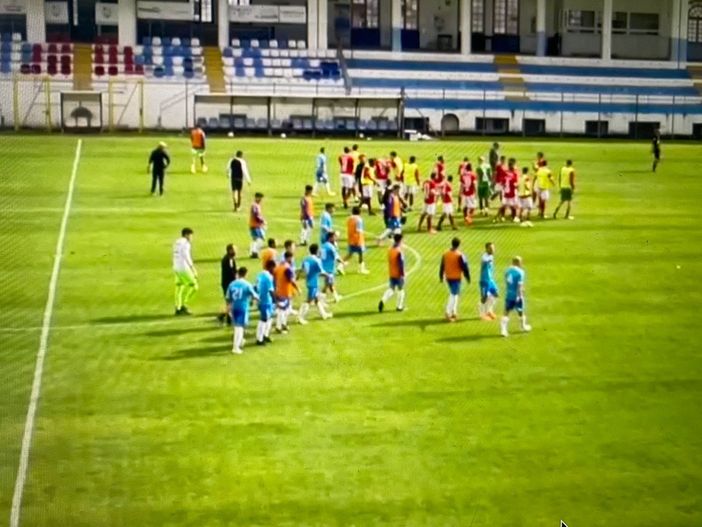 Grazie, biancorossi: 2-1 a Sanremo e salvezza in puro stile Varese. Rincorsa vincente dall'ultimo posto Grazie, biancorossi: 2-1 a Sanremo e salvezza in puro stile Varese. Rincorsa vincente dall'ultimo posto