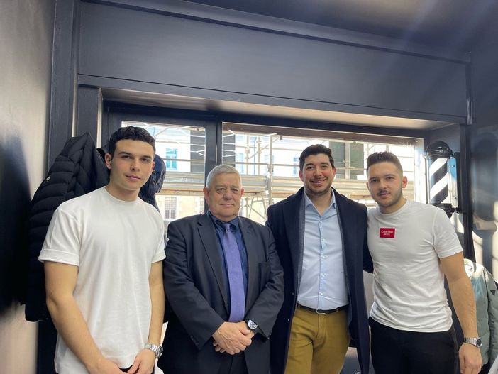 I fratelli Raccosta con il vicesindaco Favaron e il presidente del gruppo commercianti Patrick Panza