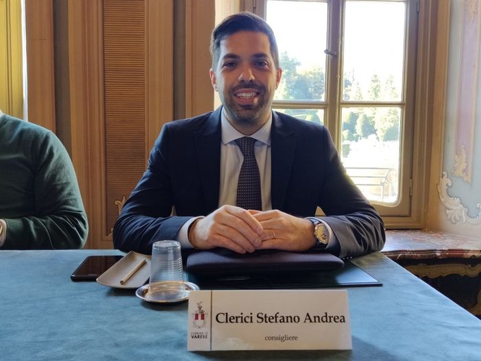 Clerici (Lombardia Ideale): «Galimberti tragicomico sulla protesta dei dipendenti dell’anagrafe» Clerici (Lombardia Ideale): «Galimberti tragicomico sulla protesta dei dipendenti dell’anagrafe»