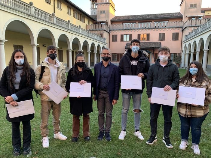 La cerimonia di premiazione delle borse di studio La cerimonia di premiazione delle borse di studio