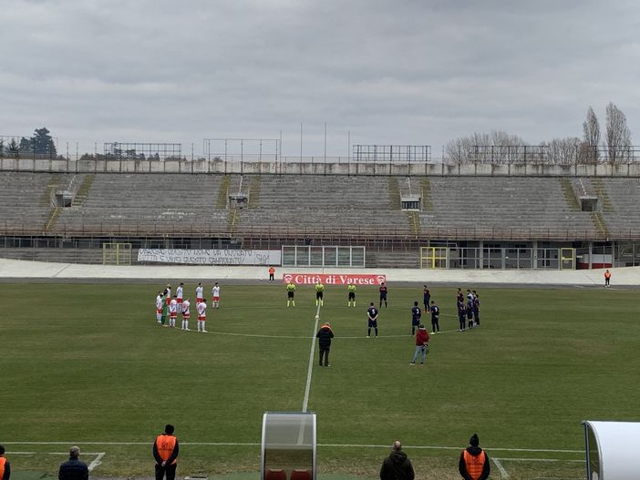 Il minuto di silenzio in onore di Diego Armando Maradona