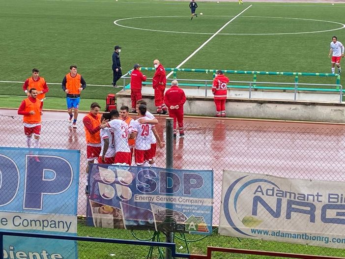 Vado a prendermi la salvezza: il vero Varese vince la prima finale salvezza (2-0) Vado a prendermi la salvezza: il vero Varese vince la prima finale salvezza (2-0)