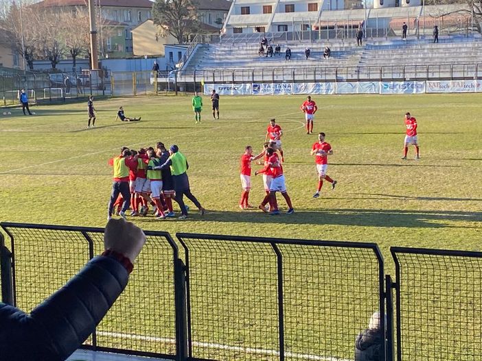 Il Varese espugna Legnano al 92' con un contropiede micidiale di Otelè Il Varese espugna Legnano al 92' con un contropiede micidiale di Otelè