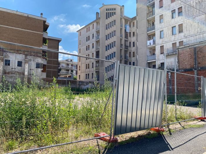 «Un palazzo di sette piani e un nuovo supermercato in via Carcano? No grazie. Meglio nuovi parcheggi e un parco giochi per bambini»