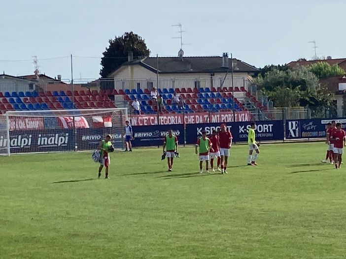 Varesina avanti, Varese eliminato. Sotto in gallery il minuto di silenzio a Venegono per la tragedia ferroviaria nel Torinese Varesina avanti, Varese eliminato. Sotto in gallery il minuto di silenzio a Venegono per la tragedia ferroviaria nel Torinese