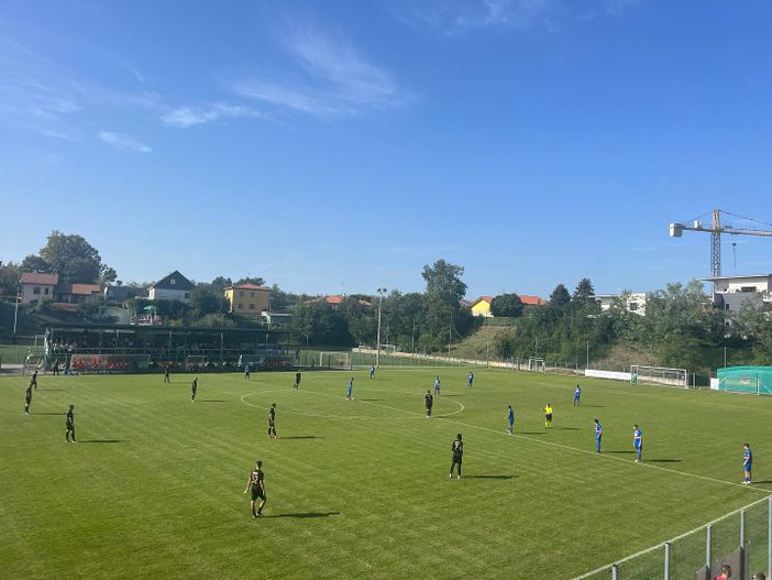 Non sempre la Varesina può volare. Di sicuro non è accaduto sul campo della Tritium (foto delle battute iniziali della gara da Tritium Calcio 1908) Non sempre la Varesina può volare. Di sicuro non è accaduto sul campo della Tritium (foto delle battute iniziali della gara da Tritium Calcio 1908)