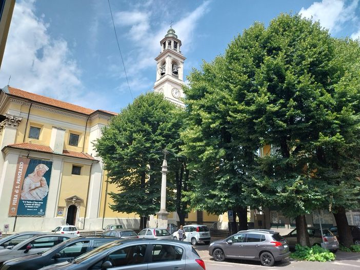 Piazza san Maurizio a Vedano Olona Piazza san Maurizio a Vedano Olona