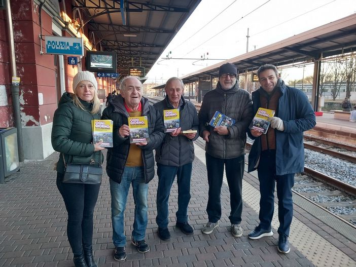 Astuti (Pd) in stazione a Varese: «Servizio Trenord inaccettabile, la Regione intervenga» Astuti (Pd) in stazione a Varese: «Servizio Trenord inaccettabile, la Regione intervenga»